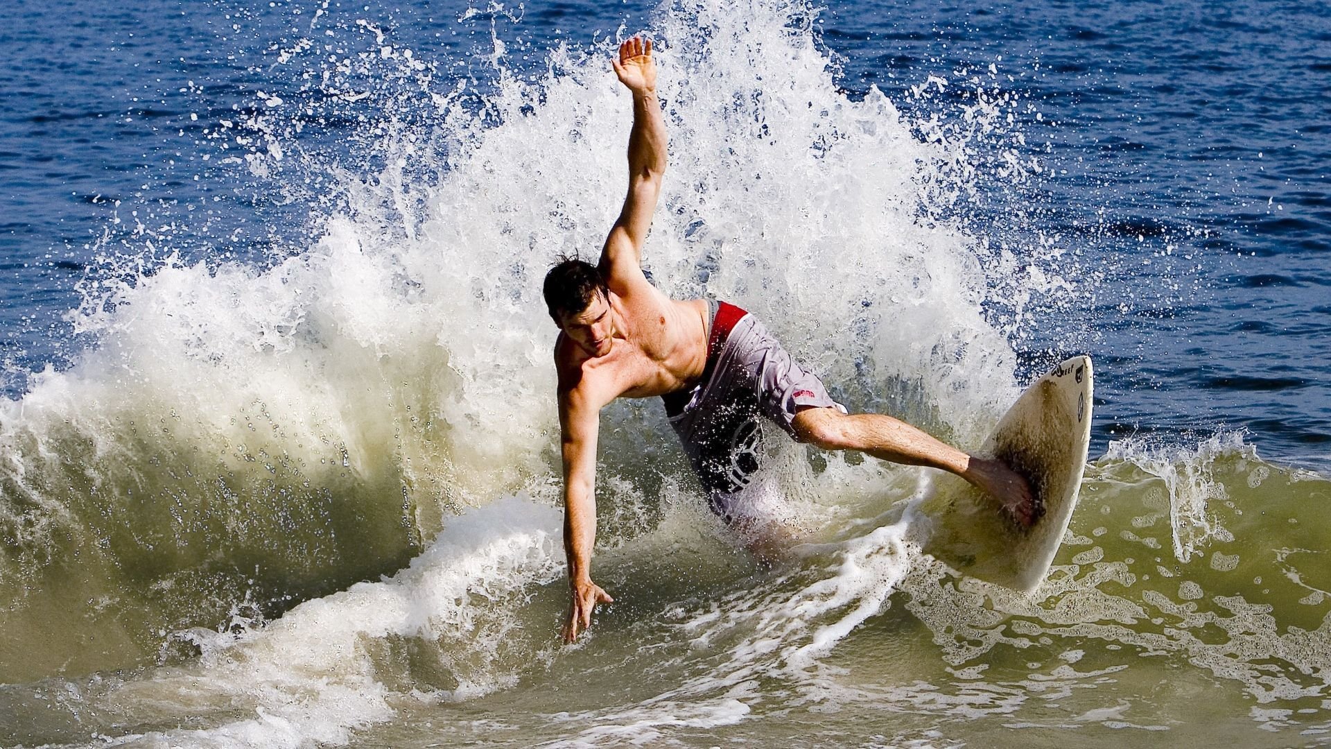 半场焦点：54-51，北京略占优势，激烈较量持续升温！